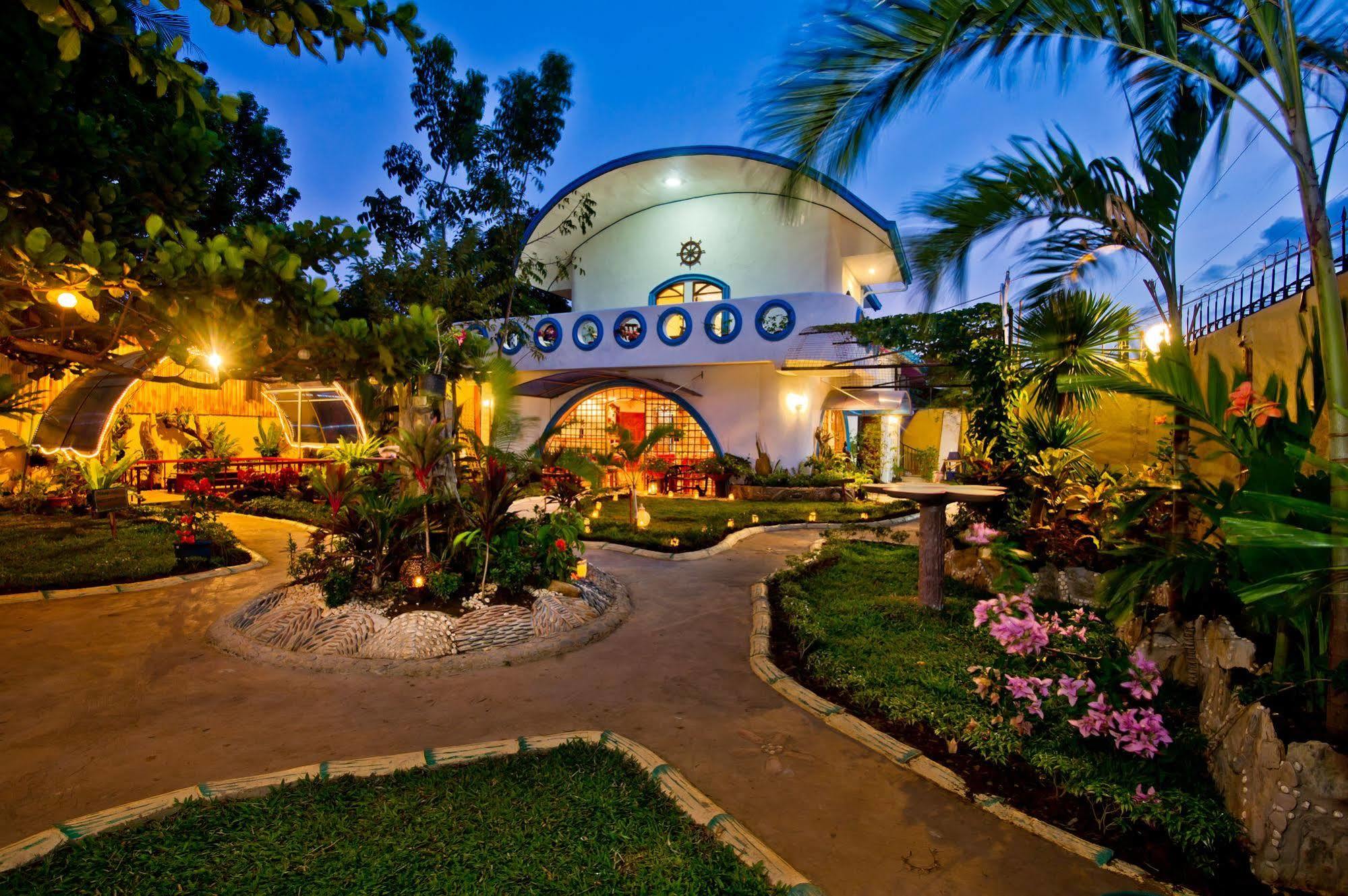 Floral Villarosa Puerto Princesa Ngoại thất bức ảnh